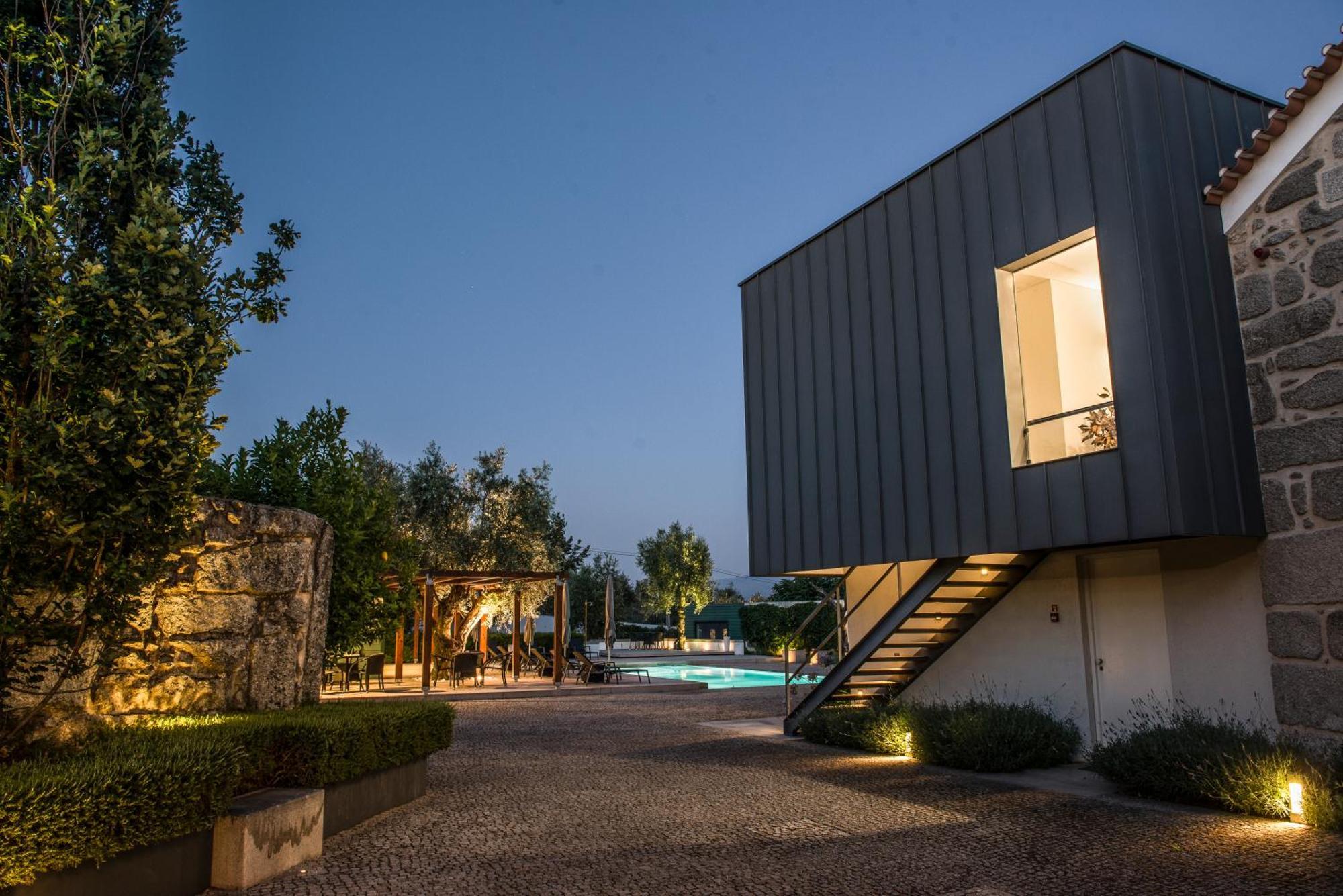 Отель Casas Do Lupo Нелаш Экстерьер фото