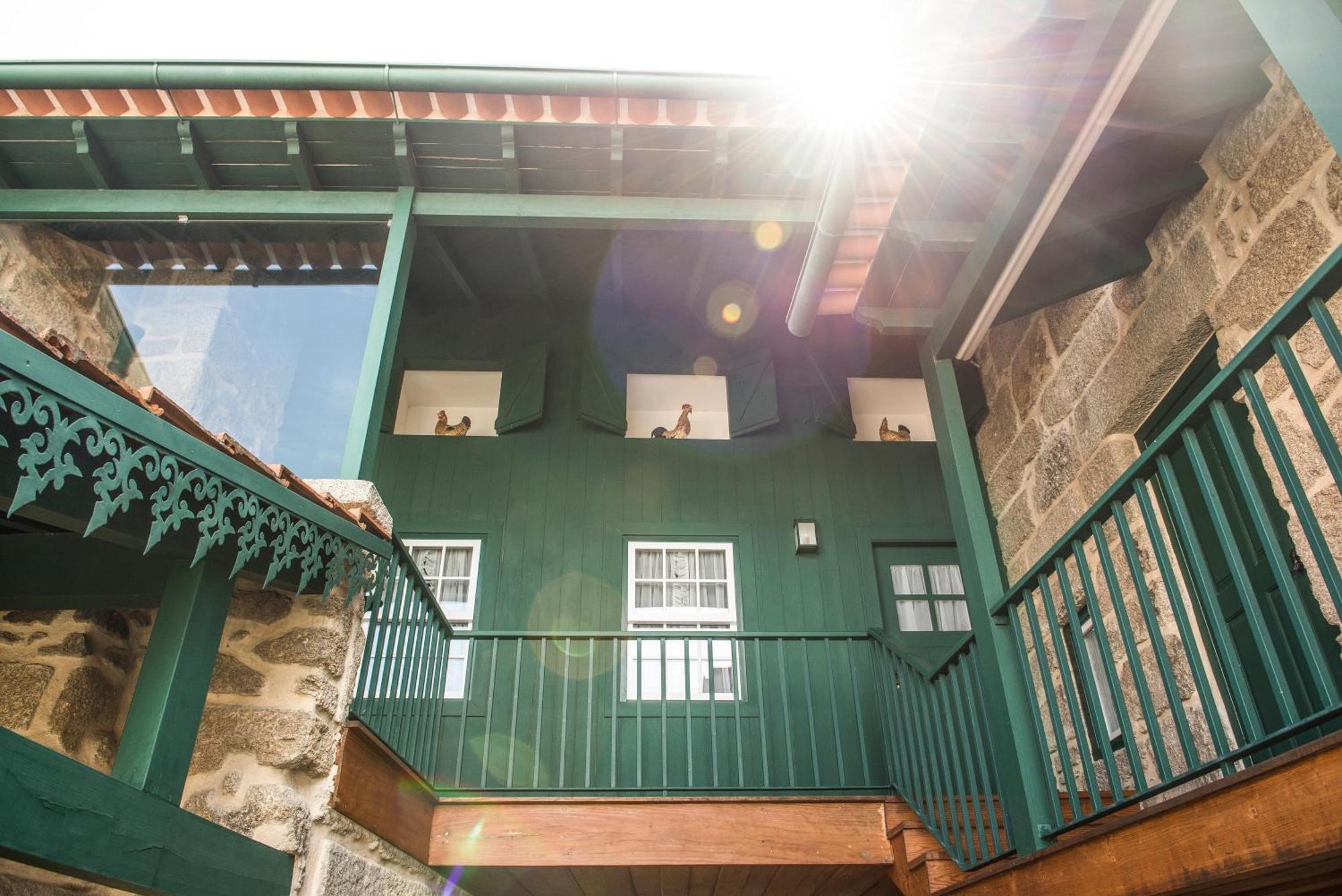 Отель Casas Do Lupo Нелаш Экстерьер фото