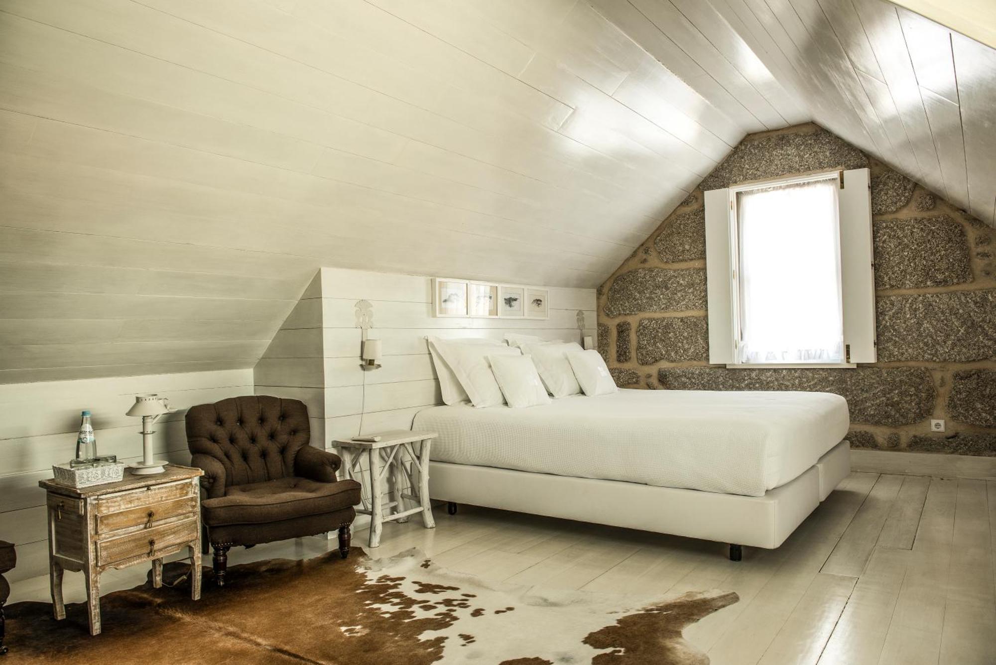 Отель Casas Do Lupo Нелаш Экстерьер фото